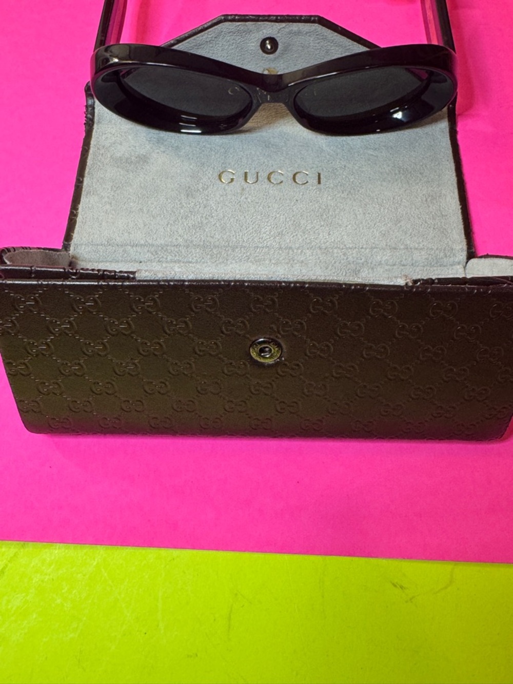 Gucci Black Oval Women's Sunglasses size 54/17 with Black GG Case - Picture 12 of 13